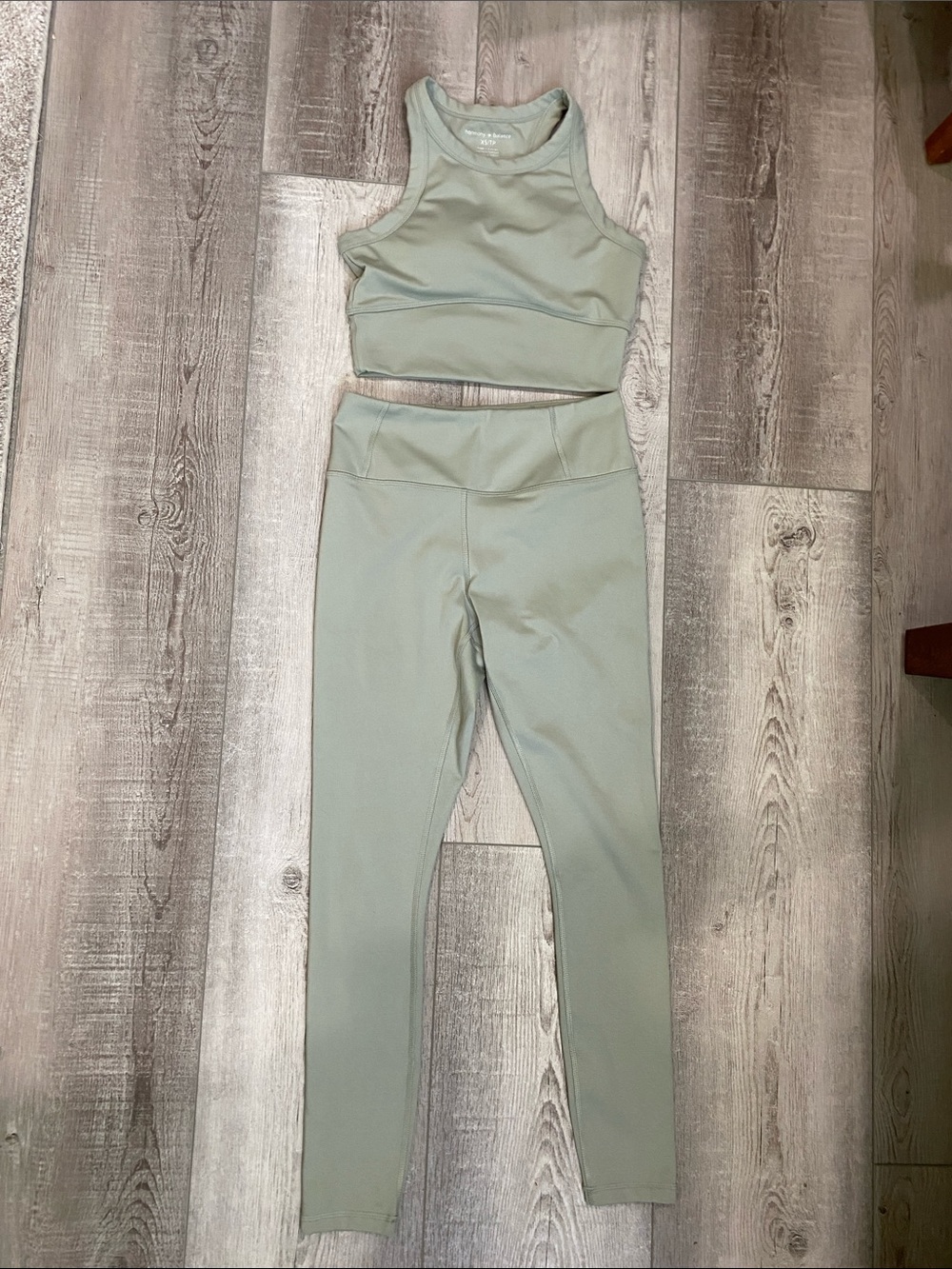 NWOT High-Rise harmony balance xs Leggings & Crop Tank Set - Sage Green